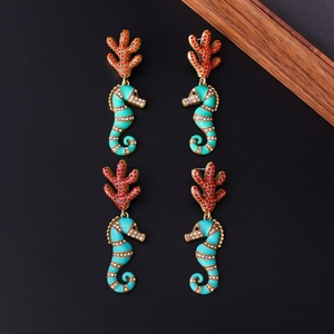 Pendientes Retro de Caballito de Mar con Incrustaciones de Coral, un Accesorio de <span class=keywords><strong>Moda</strong></span> con Sentido del Diseño, Pendientes Vintage - Product Image 1