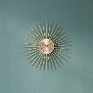 Horloge murale Sunburst de style moderne du milieu du siècle, analogique à quartz, en métal, décoration de salon, design géométrique abstrait doré - Product Image 1