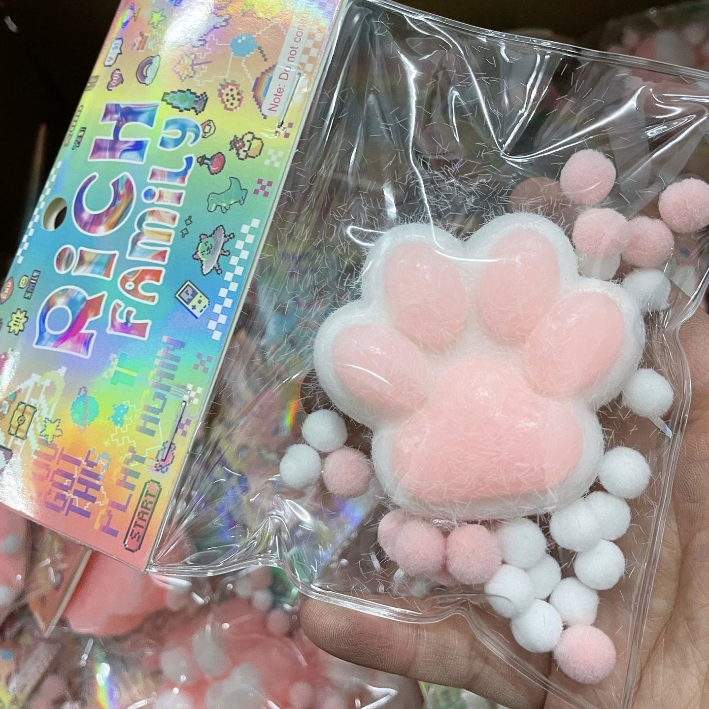 Squishy Erdbeere Mit Katzenpfote 12cm - Quetschspielzeug Für Stressabbau