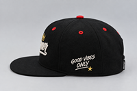 Casquette Snapback Noire Structurée Broderie Logo Personnalisé 6 Panneaux Coton pour Hommes Femmes Hip Hop Streetwear