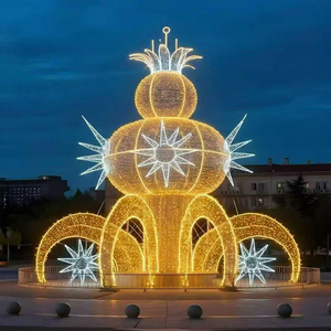 Éclairage décoratif de Noël en forme de cône avec étoile sur le dessus pour les paysages extérieurs de la saison des fêtes - Product Image 1