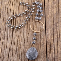 Collier tendance pour femme avec pendentif rond en métal, pierres précieuses naturelles nouées, chaîne de chapelet en verre cristal et amazonite