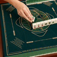 Tapis de Mahjong vert à motif de feuilles tropicales avec centre Monstera, règles Charleston, antidérapant pour le Mahjong américain