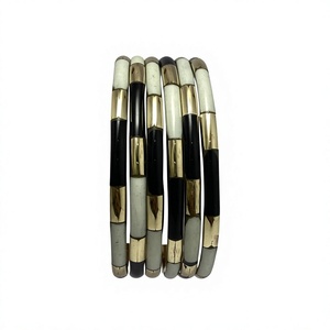 Bracelets en laiton plaqué or faits à la main avec résine de couleur violette, style vintage, bijoux pour les occasions de mariage et les cadeaux - Product Image 3