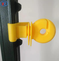 Accesorios de valla de granja de resistencia UV PP Aisladores de poste en T Sung Fit de plástico Aislador de cercado eléctrico