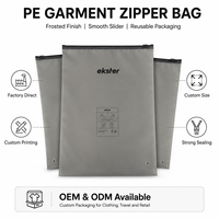 Sacs d'emballage pour vêtements en PE jetables personnalisés, avec fermeture éclair, finition mate givrée et logo, directement de l'usine