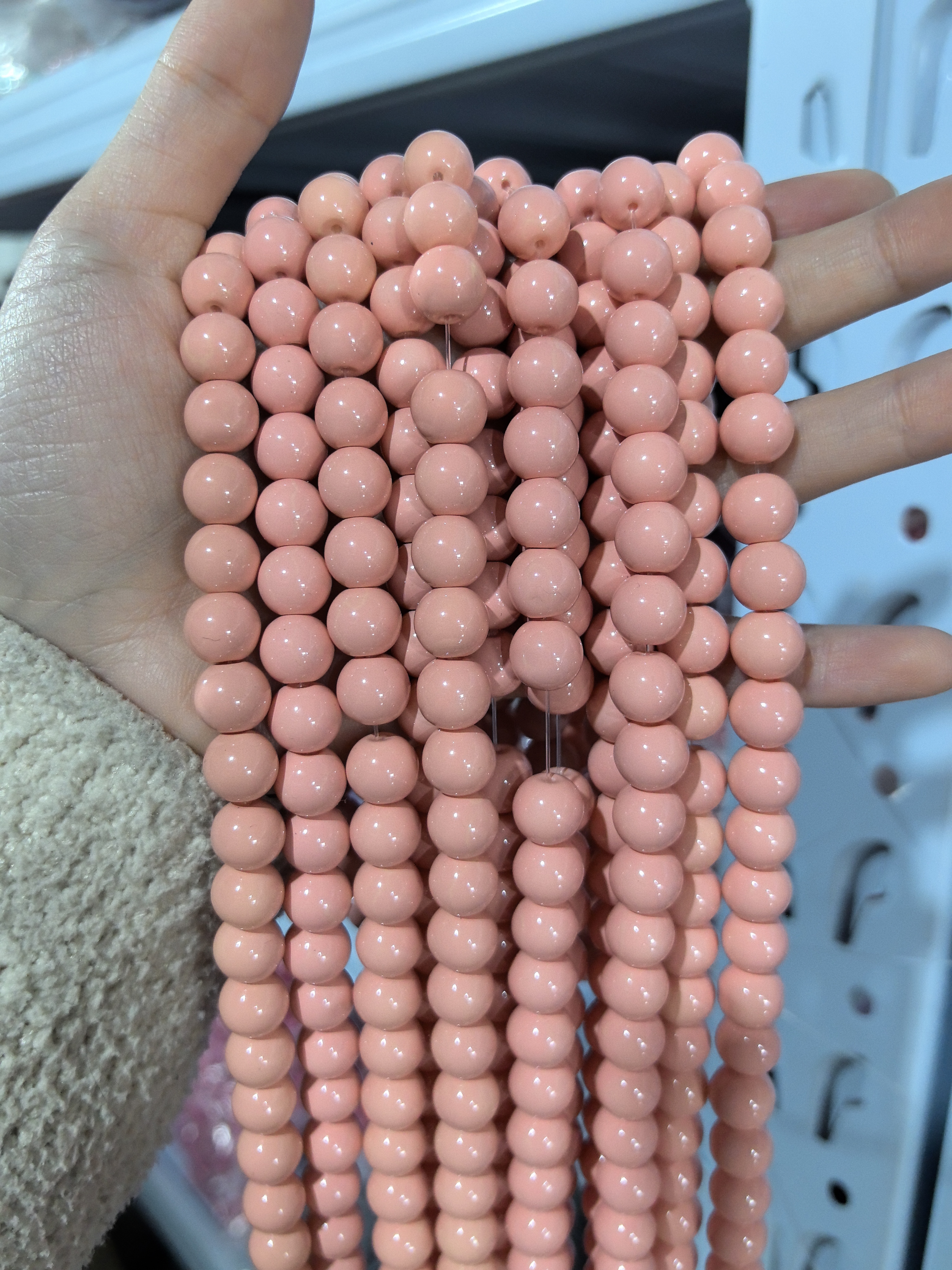 716