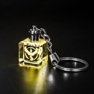 Llavero de Cristal K9 en Blanco, Diseño Nuevo, Venta al Por Mayor, Grabado Láser 3D Personalizado, Llavero de Cristal con Luz LED - Product Image 3