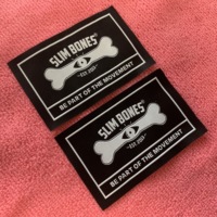 Étiquette tissée en polyester de haute densité, sans pli, pour casquettes, avec logo Bone Logo Washable Inside Hats, coupe droite