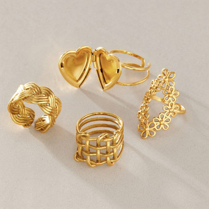 Ensemble de bagues tendance et élégantes en acier inoxydable plaqué or 18 carats, classiques, à motifs géométriques irréguliers, ajourés, fleur, torsadés, cœur, ovales, bicolores - Product Image 5