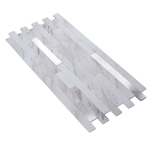 Déstockage d'usine en gros : Bande de mosaïque autocollante en aluminium et pierre artificielle blanche (lot de 12) - Product Image 4