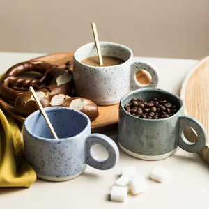 Taza de Café de Cerámica Creativa con Diseño Moderno de Dibujos Animados, Color Subesmaltado, Alta Estética, Capacidad de 201-300 ml, Apta para Lavavajillas y Microondas - Product Image 1
