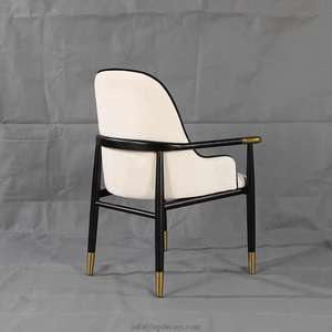 Silla de Comedor Italiana de Diseño Retro, Cómoda, de Cuero, para Muebles de Comedor - up Decors UP-002 Silla de Cuero UP-002 - Product Image 3
