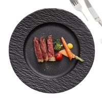 Assiettes en céramique de style nordique en gros – Qualité restaurant pour steak, poisson et desserts – Logo personnalisé disponible
