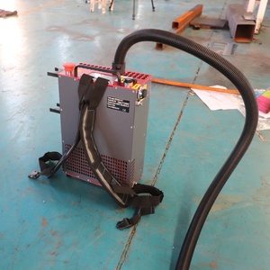 Décapant laser de style sac à dos à bas prix, machine de nettoyage laser pulsé 200W pour le nettoyage des surfaces moulées, le nettoyage du métal et du bois - Product Image 4