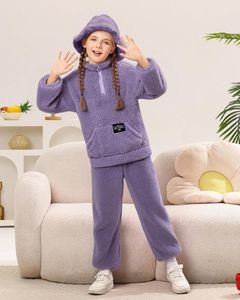 Latnnut <span class=keywords><strong>Felpa</strong></span> Casual per Ragazze con Zip a un Quarto, Maniche Lunghe, Tasca a Canguro, <span class=keywords><strong>Pantaloni</strong></span> e Cappello, per 4-10 Anni - Product Image 2