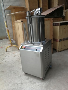 Machine à farcir <span class=keywords><strong>les</strong></span> <span class=keywords><strong>saucisses</strong></span> hydraulique efficace, dispositif automatique de farcissage de <span class=keywords><strong>saucisses</strong></span>, applicable aux magasins d'alimentation avec composant moteur principal - Product Image 2