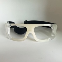 Lunettes de protection de sport multicolores pour le Nouvel An Lunettes de basket-ball et de football anti-collision avec soulagement de la myopie PC rouge