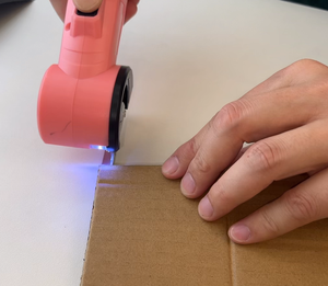 Petits ciseaux électriques pratiques pour couper film de sécurité 14/12mil, carton, papier, <span class=keywords><strong>cuir</strong></span>, tapis, avec lames <span class=keywords><strong>en</strong></span> acier de haute qualité chromées - Product Image 5