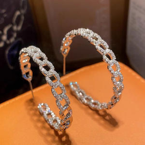 Pendientes de Aro Charme de Lujo, Chapados en Oro Blanco, Plata 925, Cristal, Diamantes de Imitación, Diseño Geométrico con Microincrustaciones, Unisex, para Uso Diario - Product Image 3