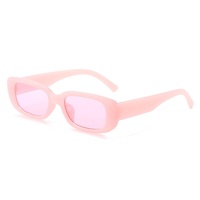 Vente en gros bon marché Lunettes de soleil carrées à monture classique à la mode Options de couleur pour femmes Transparent Jaune Gris Thé PC à monture en verre