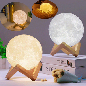 3D <span class=keywords><strong>Moon</strong></span> LED Lighting lampada da scrivania in legno luce regalo ricaricabile remote/touch/tap luce USB per una facile illuminazione a colori con base in legno - Product Image 4