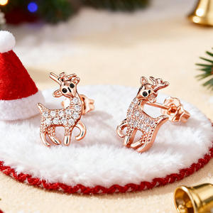 Orecchini a Perno a Forma di Renna, in Lega di Zinco Placcata Oro Rosa con Cristalli e Strass, Gioielli Moda Donna - Product Image 4