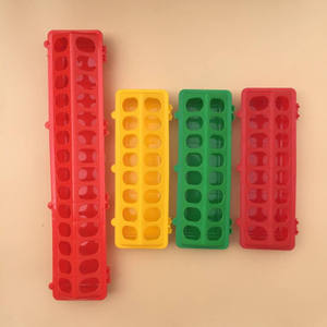 Mangeoire à oiseaux en plastique durable de 50cm avec plusieurs trous d'alimentation - Product Image 5