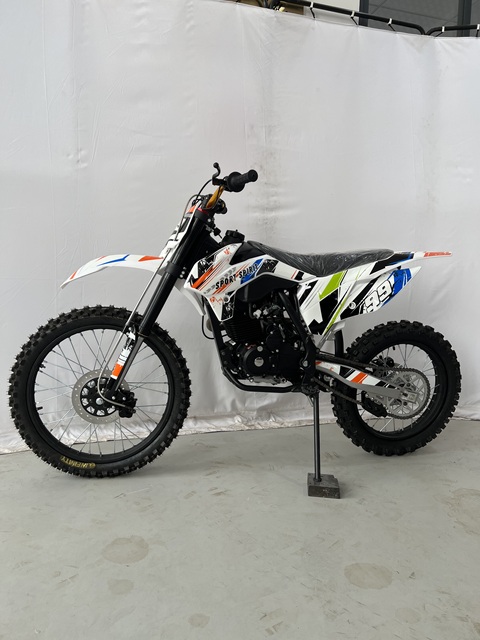 250cc Adult Enduro Dirt Bike , 21F/18R Wheels, 16 HP 4-Speed, Electric & Kick Start, 1 Year Global Warranty