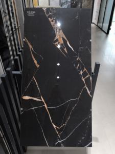 Azulejos de porcelana pulida esmaltada de <span class=keywords><strong>color</strong></span> negro para sala de estar, azulejos de suelo de porcelana de oro negro brillante de lujo - Product Image 4