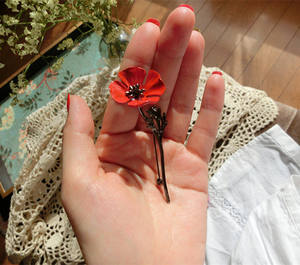 Nieuwe Klaproos Bloem Broche Met Legering Rode Druppel Olie Papaver Bloem Broche Accessoire Drie Kleuren - Product Image 3