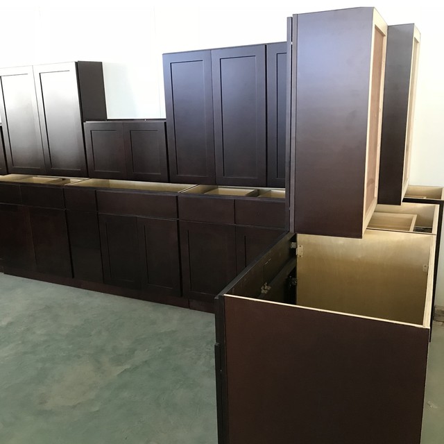 Hot New Products Solid Wood Classical Kitchen Cabinets Wood Kitchen for Apartment