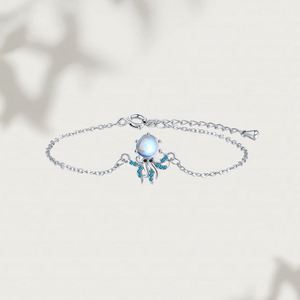 Bracelet en Zircon Blanc Plaqué Platine avec Breloque Pieuvre et Pierre de Lune, Micro-incrusté de Zircons, Bijou Femme en Forme d'Animal Marin - Product Image 4