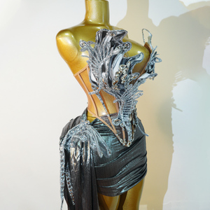 Traje de Baile con Lentejuelas Plateadas para Actuaciones en el Escenario, Bordado Estructurado en 3D, Venta al por Mayor de Fábrica, Conjunto de Vestido para Cantantes y Bailarines - Product Image 5