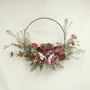 <span class=keywords><strong>Couronne</strong></span> luxueuse <span class=keywords><strong>de</strong></span> pivoines bordeaux et <span class=keywords><strong>fleurs</strong></span> <span class=keywords><strong>sauvages</strong></span> pour décoration <span class=keywords><strong>de</strong></span> mariage gothique, accents <span class=keywords><strong>de</strong></span> chambre et pièce maîtresse pour porte d'entrée <span class=keywords><strong>de</strong></span> fêtes - Product Image 4