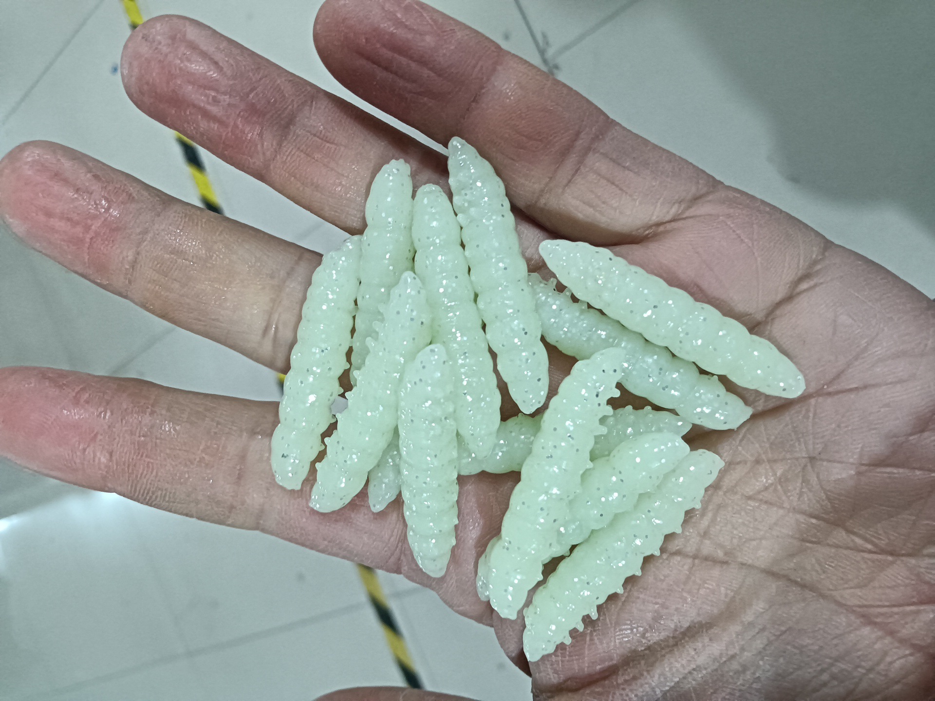 Blanco que brilla en la oscuridad