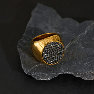 NUEVO VINTAGE PRAISE ICED OUT THE ZIRCON RING 2025 Dazan New INS 18K PVD Chapado en oro Pasarela de acero inoxidable Show Joyería unisex - Product Image 3