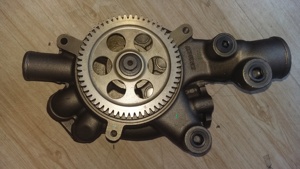 Pompe à eau pour DETROIT S60 12.7L EGR 23530427 23532542 23531257 23535017 Pompe à liquide de refroidissement automatique - Product Image 5