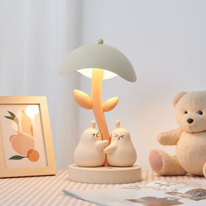 Creativo lindo abrazando pera lámpara de mesa dormitorio lámpara de noche moderna <span class=keywords><strong>minimalista</strong></span> Luz de lujo Senior Sentido de regalo de cumpleaños niñas - Product Image 1