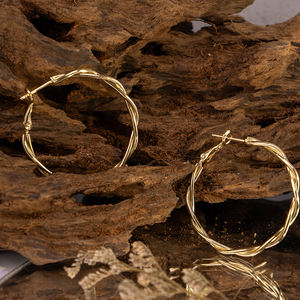 Boucles d'oreilles créoles dorées style bohème pour femmes, plaquées argent sterling 925, grandes et surdimensionnées 30/40 mm - Product Image 1