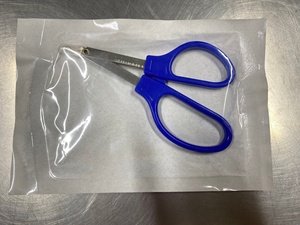 Cucitrice cutanea monouso per sutura della pelle superficiale di traumi e incisione chirurgica e riduzione del dolore del paziente - Product Image 6