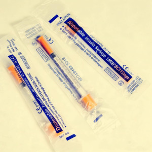 Afalite Jeringas <span class=keywords><strong>de</strong></span> <span class=keywords><strong>Insulina</strong></span> <span class=keywords><strong>de</strong></span> Plástico Desechables Estériles con Aguja <span class=keywords><strong>de</strong></span> Seguridad Indolora, Punta Luer Slip 31G*8mm/4mm, <span class=keywords><strong>100</strong></span> <span class=keywords><strong>Unidades</strong></span>, 0.3-1ml, para Animales - Product Image 2