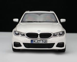 Modèle de voitures en alliage métallique, échelle <span class=keywords><strong>1</strong></span>:<span class=keywords><strong>18</strong></span>, moulé sous pression, g20330i avec 6 portes ouvertes - Product Image 5