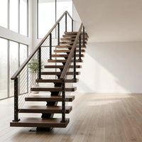 Escalier flottant moderne en acier inoxydable, écologique, durable, pour l'extérieur, avec marches en bois et options personnalisables
