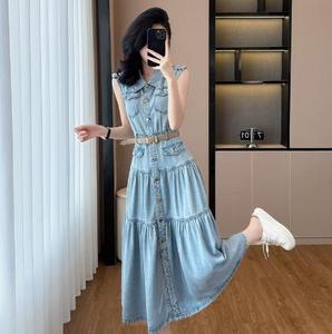 Vestido maxi vaquero sin mangas de alta gama para mujer con cuello con muescas y botones metálicos, vestido elegante - Product Image 2
