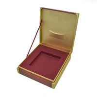 Boîte pliante magnétique avec logo personnalisé, grand format, couleur beige, écologique, finition mate, avec satin de soie