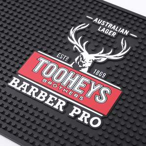 แผ่นรองกันลื่น Tooheys Barber Pro PVC สำหรับจัดเก็บอุปกรณ์จัดแต่งทรงผม ลายหัวกวางสีดำ ทนทาน รูปทรงสี่เหลี่ยมผืนผ้า - Product Image 4