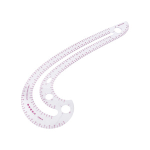 Regla curva de plástico Comma Ruler 3234 para la creación de patrones de prendas y herramienta de corte. - Product Image 4