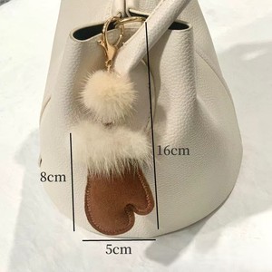 Porte-clés mignons et tendance en peluche douce, breloques de sac personnalisées en fourrure de vison, pompons en cuir PU pour femmes - Product Image 6