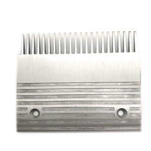 Piastra a pettine in alluminio per parti di scale mobili - Product Image 2
